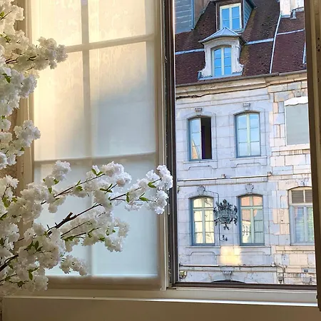 Les Fabuleux Appartements Du Coeur De Ville - Place Victor Hugo Besancon Exterior photo