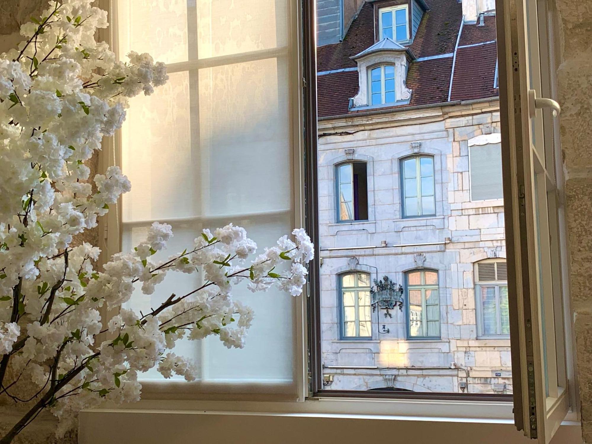 Les Fabuleux Du Coeur De - Place Victor Hugo * Besançon